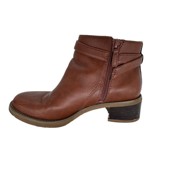 Woman's Rockport Brown leather ankle boots size 6, buckle heel - Picture 3 of 13